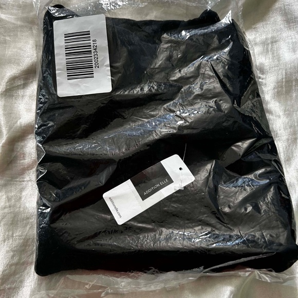 TURTLENECK, ASYMMETRICAL, BLACK, SZ 2X, LONG SLEEVES, VISCOSE SPANDEX, POINTED H - Picture 5 of 9